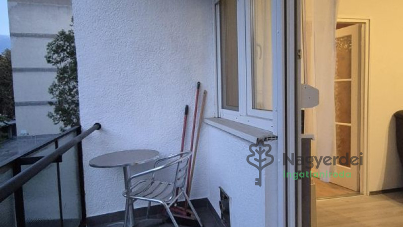 Debrecen, Nagyerdő, Lakás, tégla lakás  