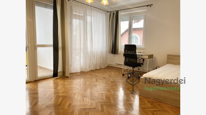 Debrecen, Egyetemváros, Lakás, tégla lakás  