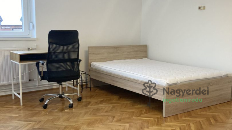 Debrecen, Egyetemváros, Lakás, tégla lakás  