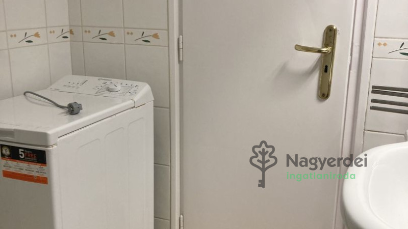 Debrecen, Egyetemváros, Lakás, tégla lakás  