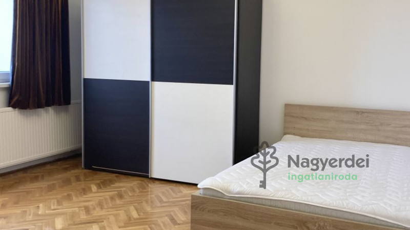 Debrecen, Egyetemváros, Lakás, tégla lakás  