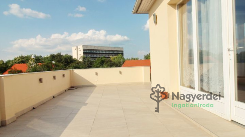 Debrecen, Sestakert, Lakás, tégla lakás  