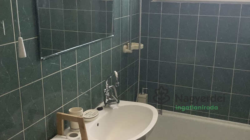 Debrecen, Egyetemváros, Lakás, tégla lakás  