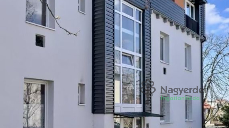 Debrecen, Lakás, tégla lakás  