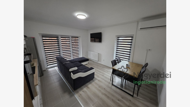 Debrecen, Sámsonikert, Lakás, tégla lakás  