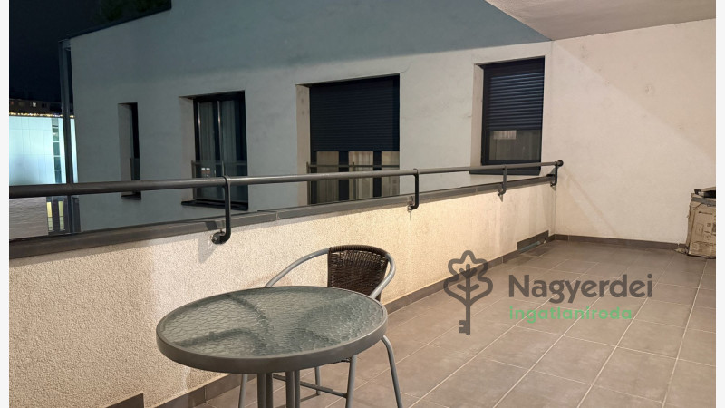 Debrecen, Belváros, Lakás, tégla lakás  