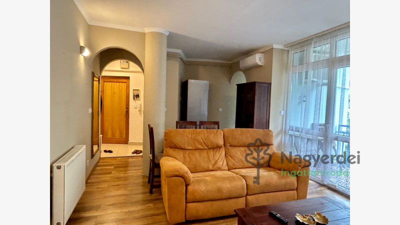 Debrecen, Nagyerdő, Lakás, tégla lakás  