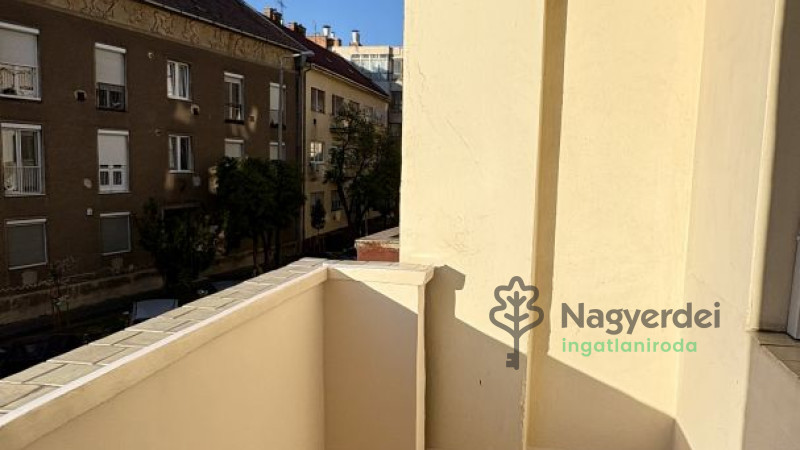 Debrecen, Belváros, Lakás, tégla lakás  