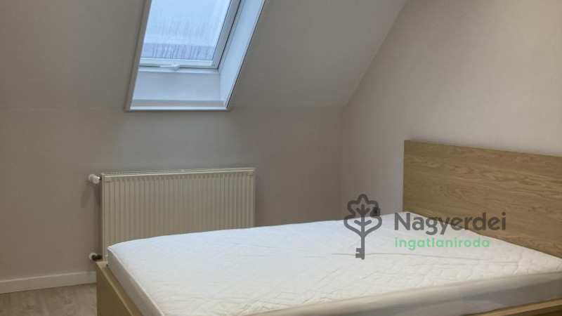 Debrecen, Liget lakópark, Ház, sorház  