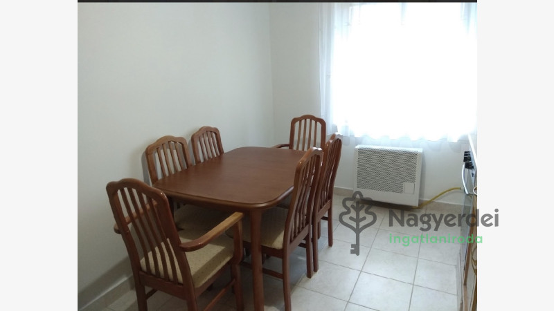 Debrecen, Dobozikert, Lakás, tégla lakás  