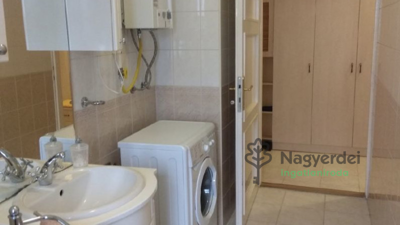 Debrecen, Dobozikert, Lakás, tégla lakás  