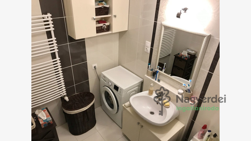 Debrecen, Péterfia, Lakás, tégla lakás  