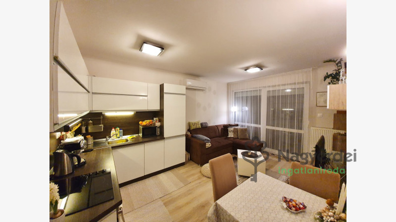 Debrecen, Péterfia, Lakás, tégla lakás  