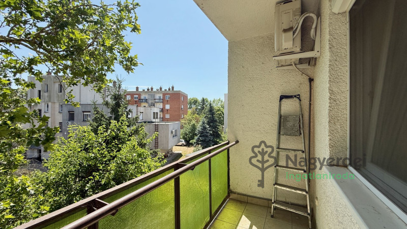 Debrecen, Nagyerdő, Lakás, tégla lakás  