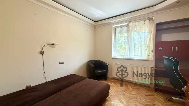 Debrecen, Nagyerdő, Lakás, tégla lakás  