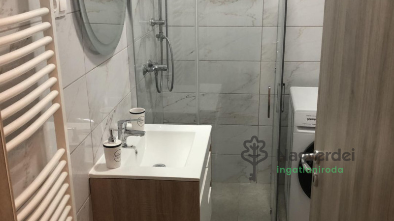 Debrecen, Egyetemváros, Lakás, tégla lakás  