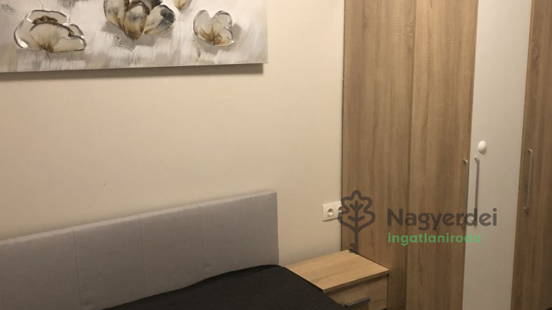Debrecen, Egyetemváros, Lakás, tégla lakás  