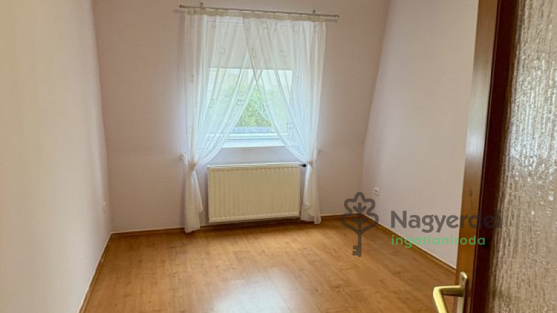 Debrecen, Epreskert, Lakás, tégla lakás  
