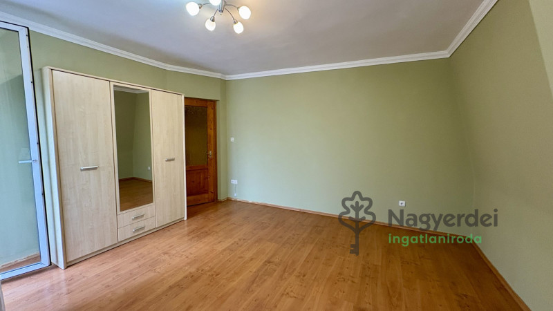 Debrecen, Epreskert, Lakás, tégla lakás  
