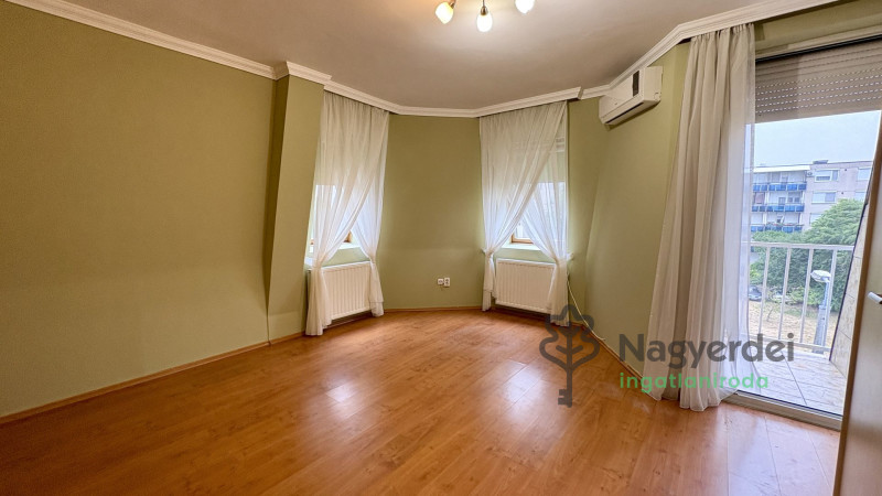 Debrecen, Epreskert, Lakás, tégla lakás  