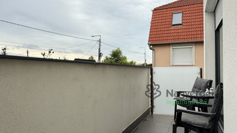 Debrecen, Hatvan utcai kert, Lakás, tégla lakás  