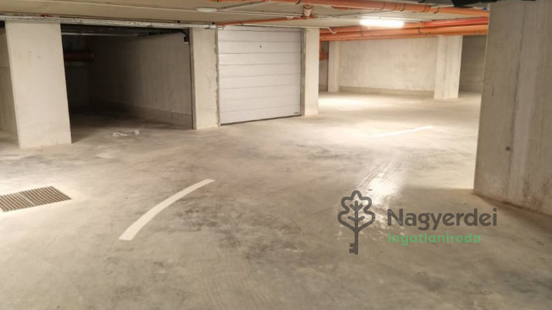 Debrecen, Miklóskapu, Garázs, egyedi garázs  