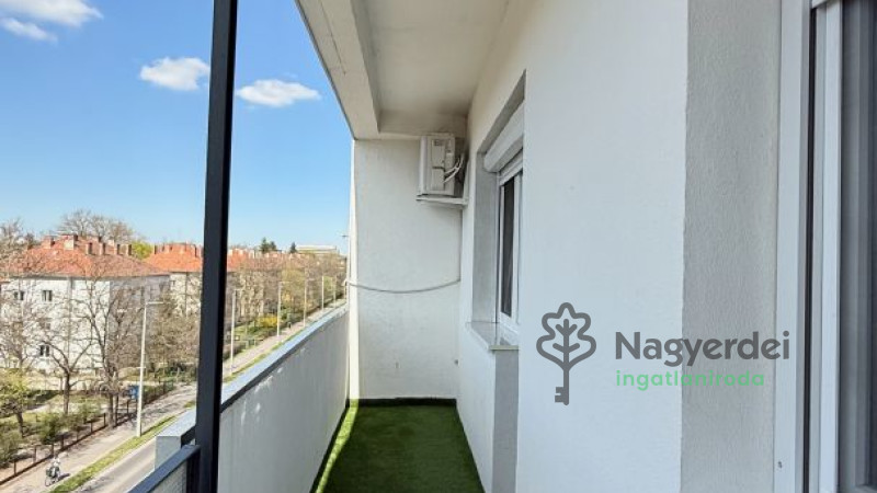 Debrecen, Sestakert, Lakás, tégla lakás  