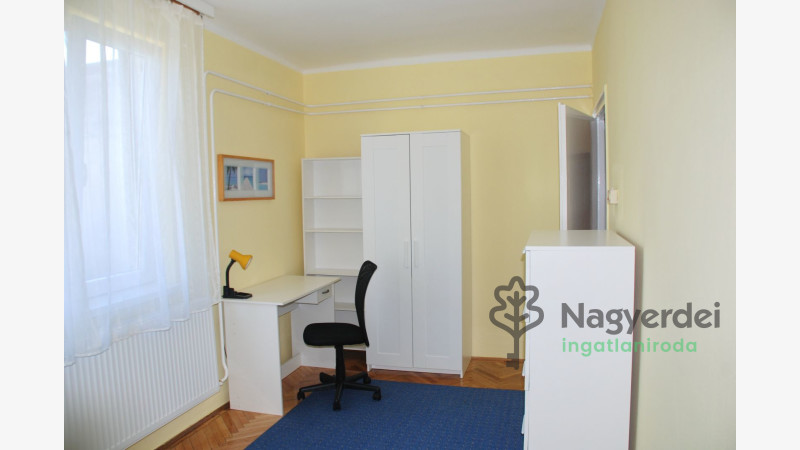 Debrecen, Sestakert, Lakás, tégla lakás  