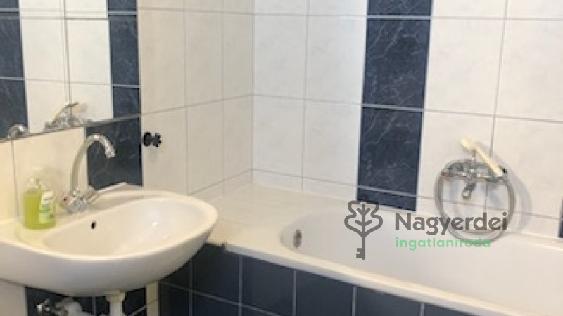 Debrecen, Szentlászlófalva, Lakás, tégla lakás  