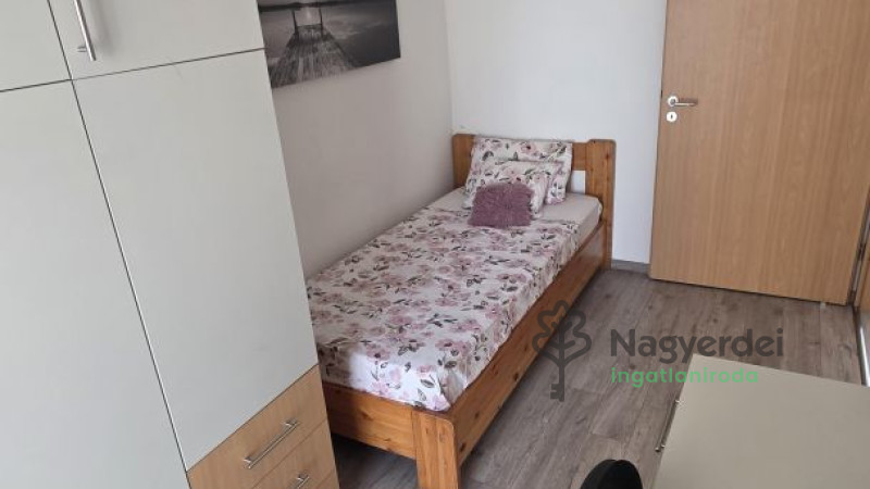 Debrecen, Lakás, tégla lakás  