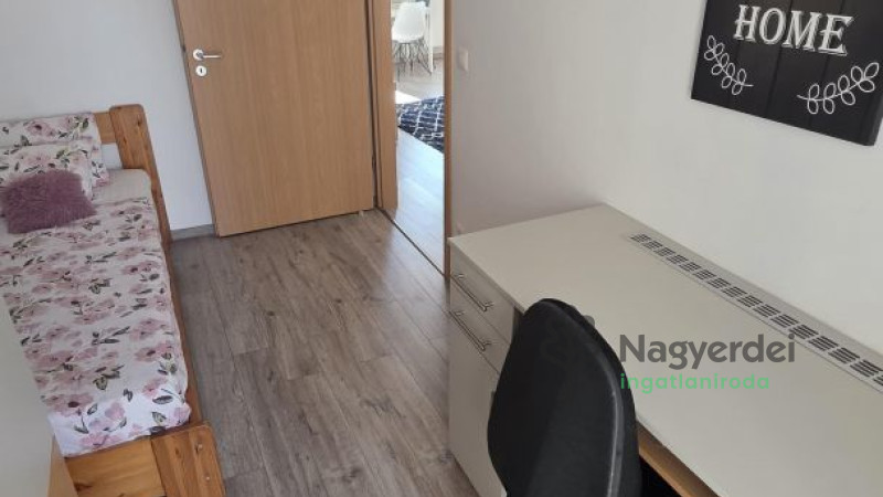 Debrecen, Lakás, tégla lakás  