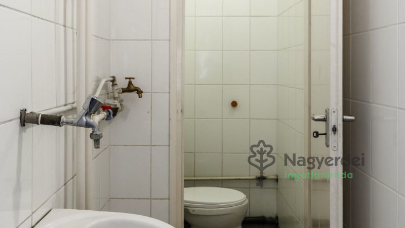 Debrecen, Belváros, Üzlethelyiség, nem üzletközpontban  