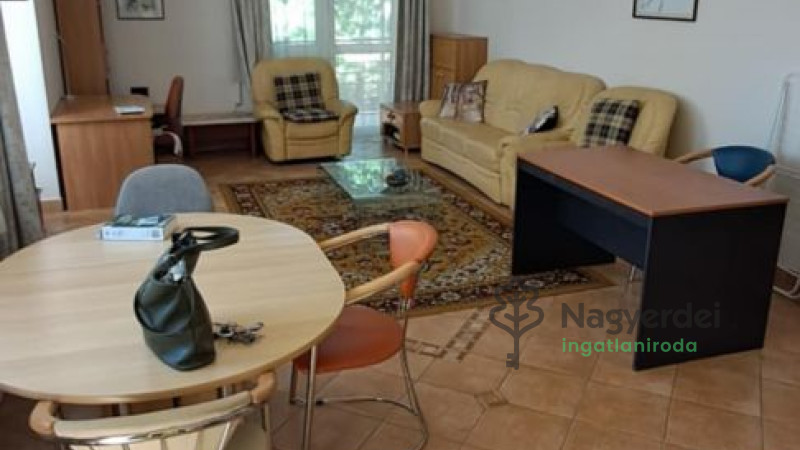 Debrecen, Nagyerdő, Lakás, tégla lakás  