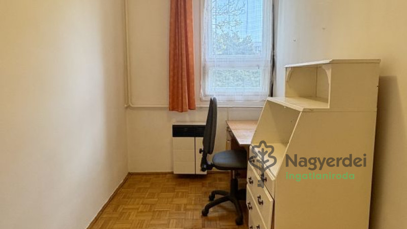 Debrecen, Nagyerdőalja, Lakás, tégla lakás  