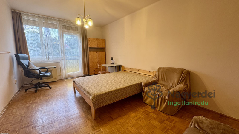 Debrecen, Nagyerdőalja, Lakás, tégla lakás  