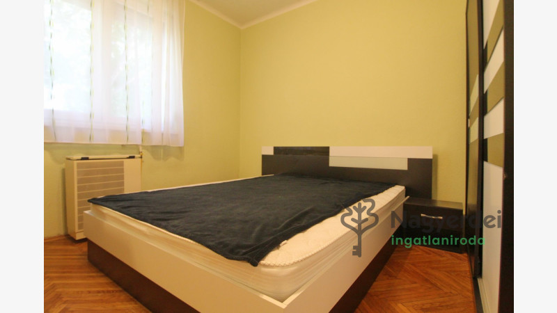 Debrecen, Nagyerdő, Lakás, tégla lakás  