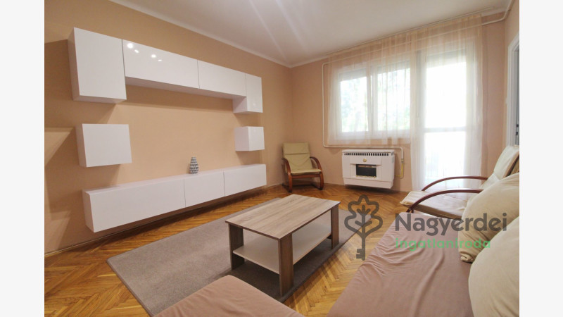 Debrecen, Nagyerdő, Lakás, tégla lakás  