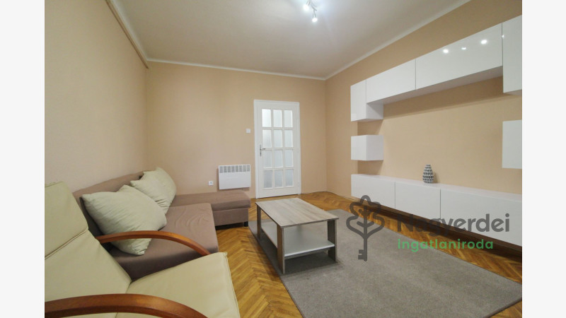 Debrecen, Nagyerdő, Lakás, tégla lakás  