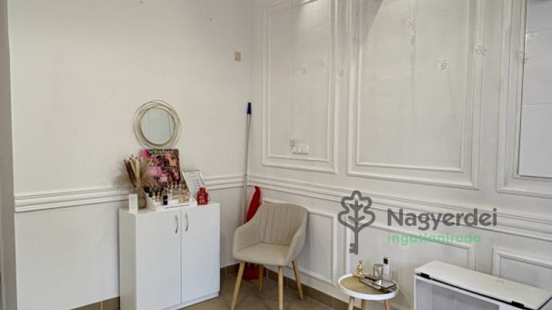 Debrecen, Belváros, Üzlethelyiség, nem üzletközpontban  