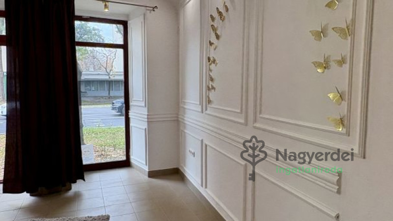 Debrecen, Belváros, Üzlethelyiség, nem üzletközpontban  