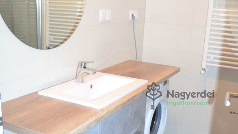 Debrecen, Belváros, Lakás, tégla lakás  