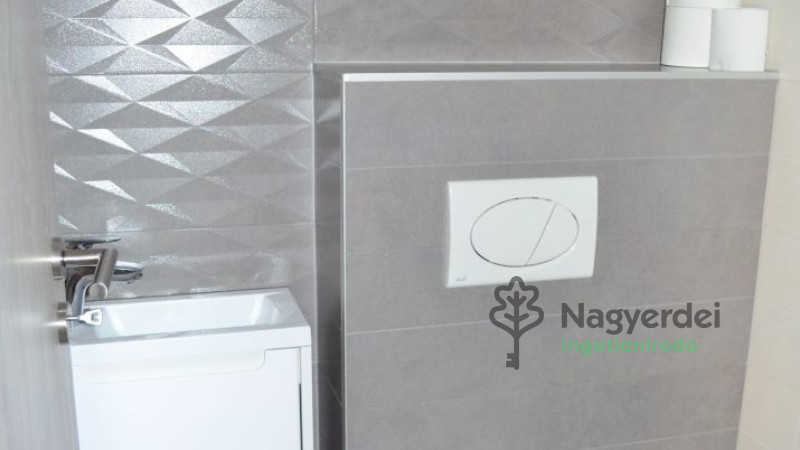 Debrecen, Belváros, Lakás, tégla lakás  