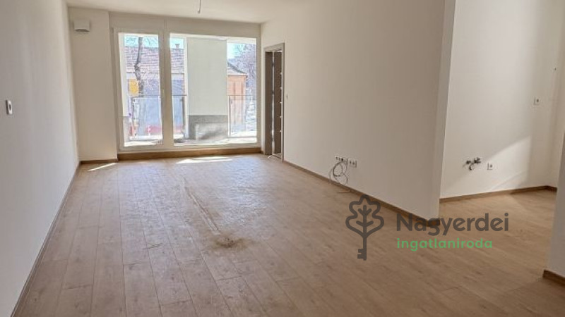 Debrecen, Belváros, Lakás, tégla lakás  