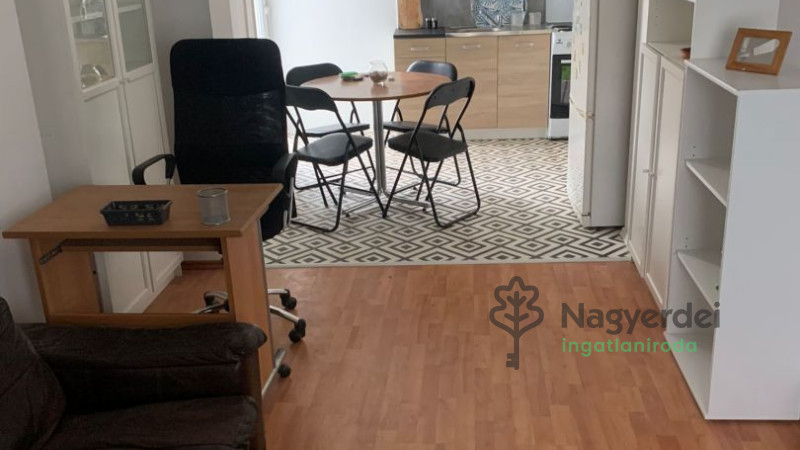 Debrecen, Bem tér, Lakás, tégla lakás  