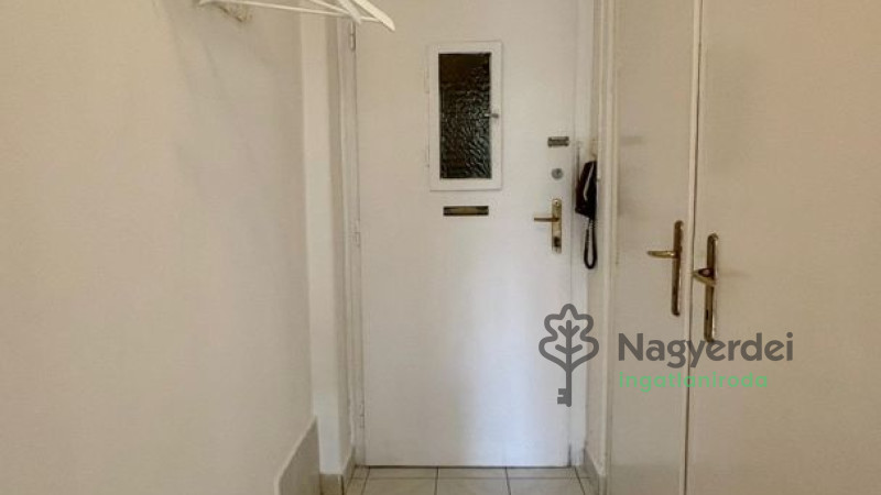 Debrecen, Nagyerdő, Lakás, tégla lakás  