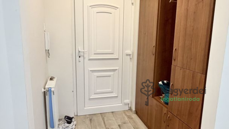 Debrecen, Széchenyikert, Lakás, tégla lakás  