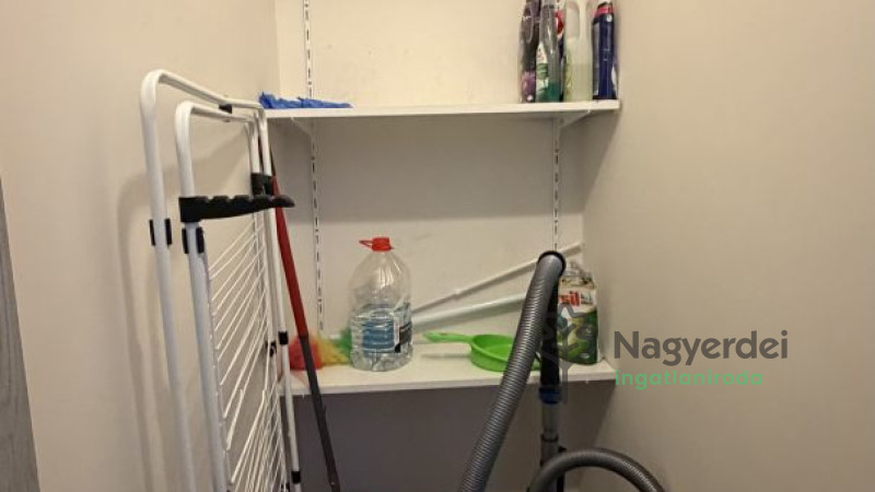 Debrecen, Széchenyikert, Lakás, tégla lakás  