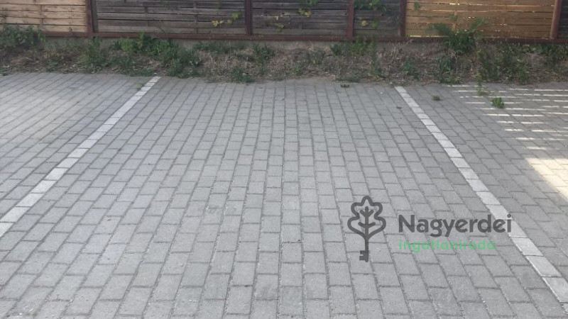 Debrecen, Csigekert, Lakás, tégla lakás  