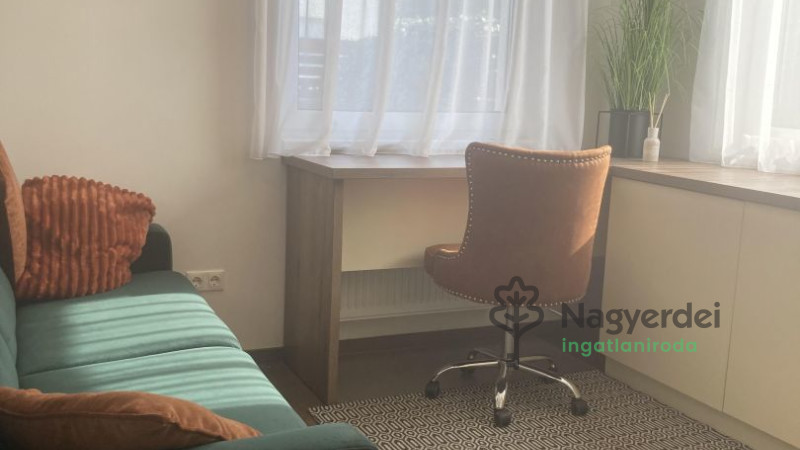 Debrecen, Csigekert, Lakás, tégla lakás  