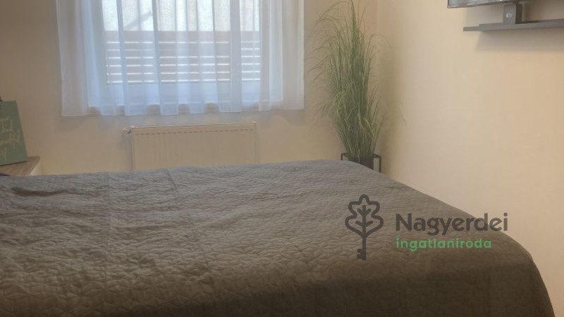 Debrecen, Csigekert, Lakás, tégla lakás  